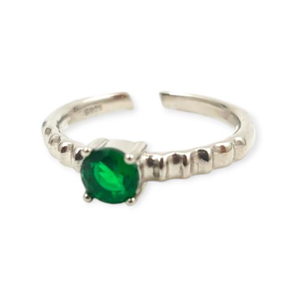 925 Sterling Silver Ring with Beautiful Green Stone